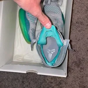 Kobe 10 elite “elevate” wolf grey. Brand new. Never worn other than to try on. NIKE ZOOM KOBE X 10 ELITE HIGH ELEVATE WOLF GREY RETRO GREEN  main image 2